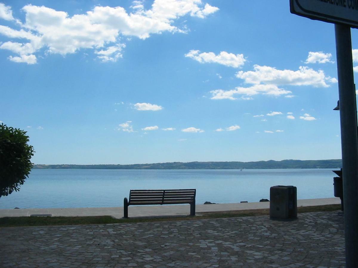 Vila La Rosa Sul Lago Trevignano Romano Exteriér fotografie